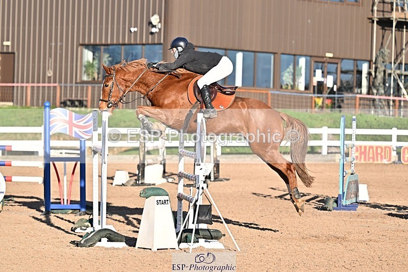 251119-142953-00561 - Cls 5 Foxhunter and 1.20m Open