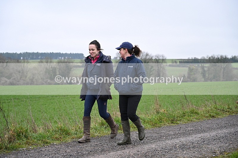 WJ7_9808 - Walk out..