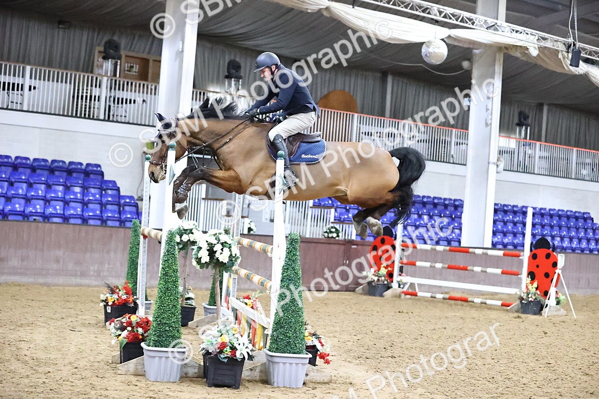 SBM_010186 - Class 25 - Equestrian Senior Foxhunter 1.20m