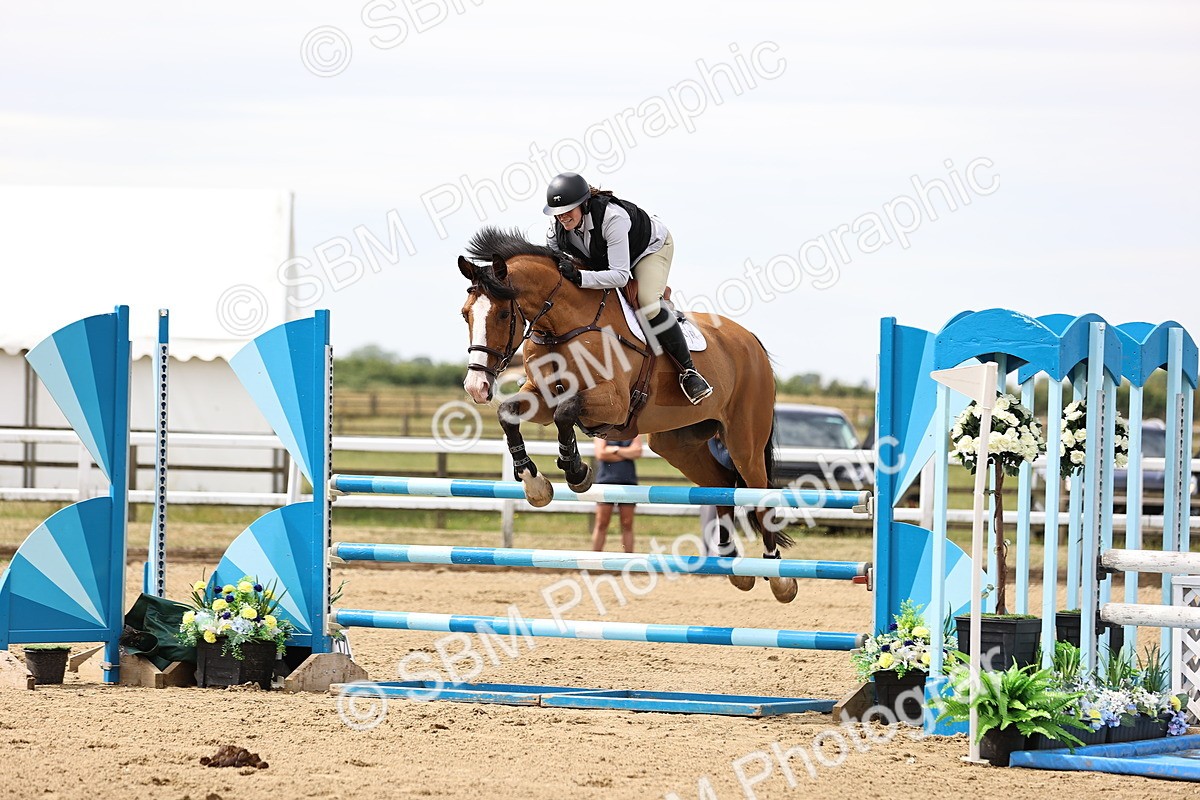 SBM_009668 - Class 8 - Senior Newcomers - 1.10  Open