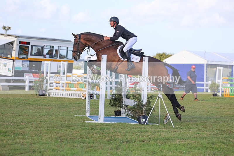 3E7A4598 - Class C1: Showjumping Senior Newcomers/1.10m open