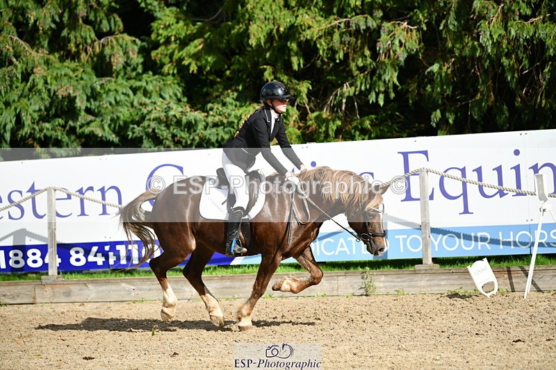 251004A-145722-01598 - Classes 8 & 9 70cm