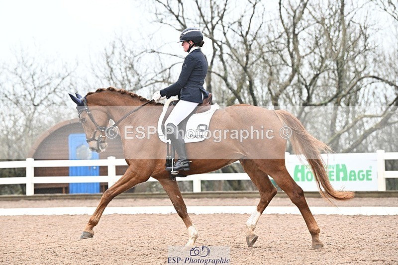 250215-113110-03204 - 257-Beth.Bainbridge-NEWTON.GLOVETROTTER