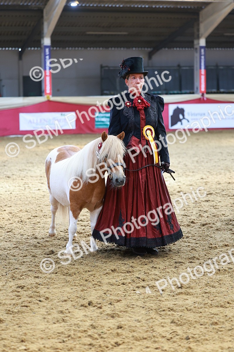 SBM_13692 - Class 104 - IH  Costume