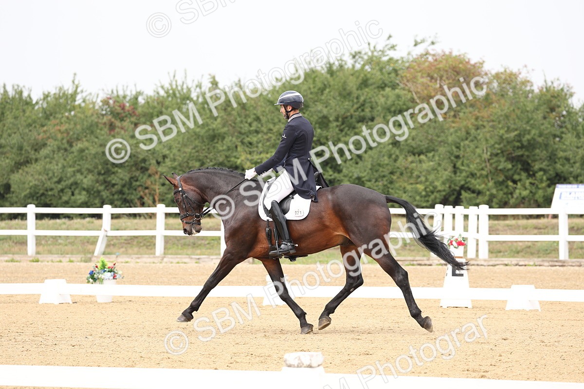 SBM_007079 - Class 9 - FEI INT I - 13.37-14.33