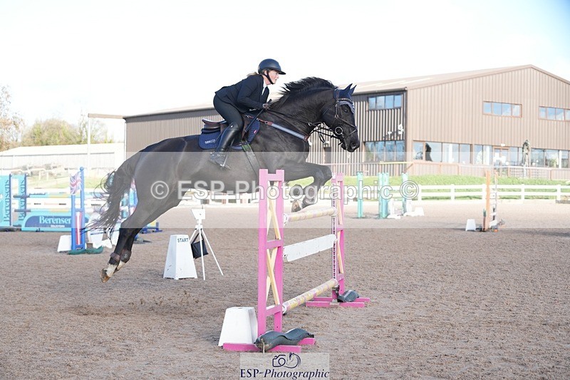 251108-124423-02561 - Cls 13 Foxhunter and 1.20m Open