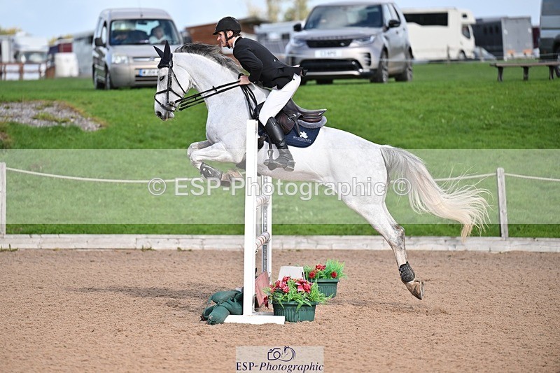 251004-125428-02097 - Cls 10 Foxhunter and 1.20m