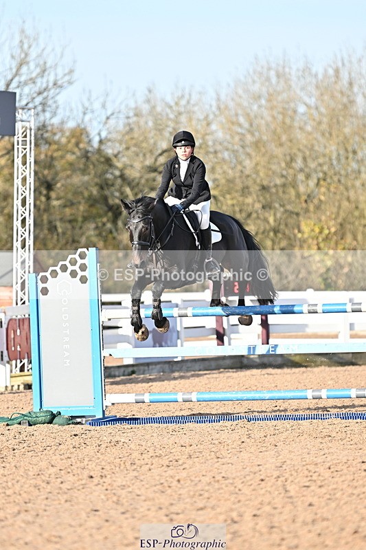 241113A-140753-00805 - Cls 05A&B Snr Fox & 1.20m Open