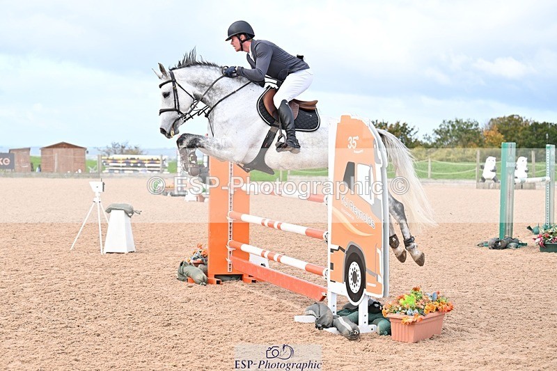 251005-095837-02641 - Cls 15 Foxhunter and 1.20m