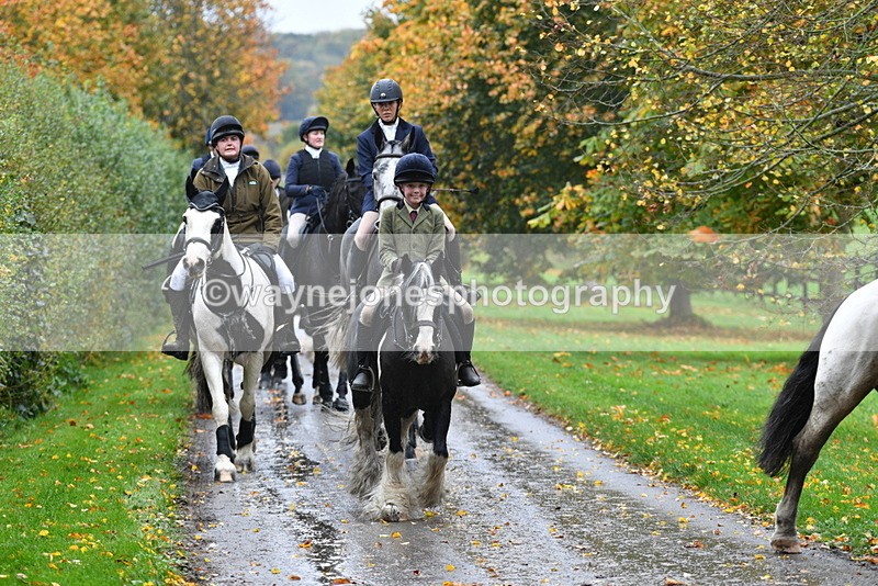 WJ5_6296 - B&B walk back for Hunt Tea !