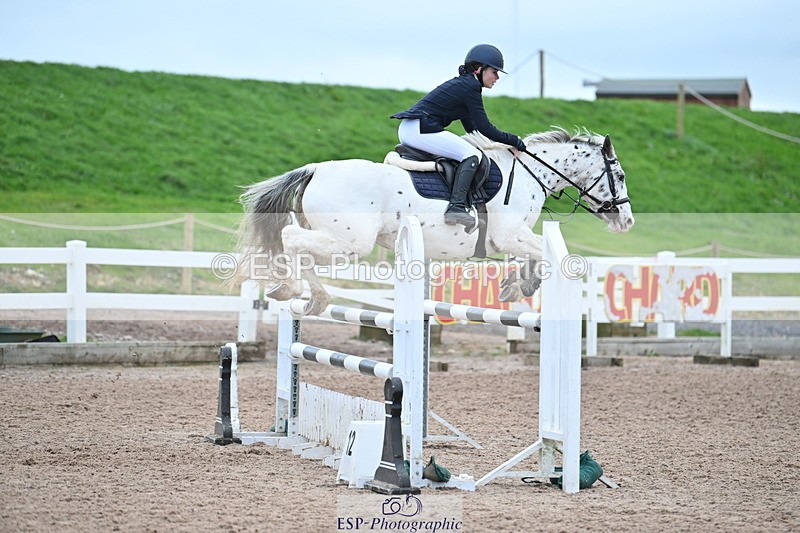 231119A-120426-05570 - Sun Cls 5 Newcomers & 1m Open