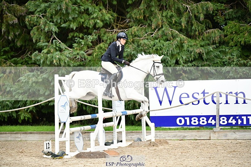 251004A-172917-02460 - Classes 12 & 13 90cm