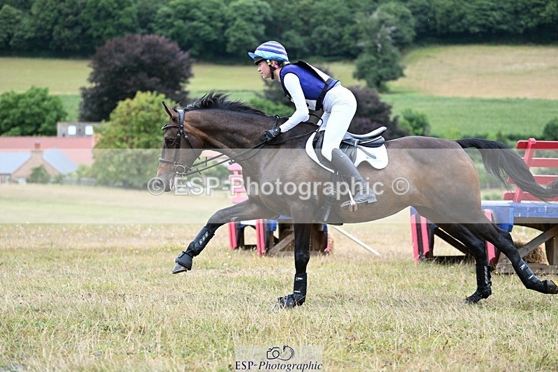 250803A-123607-13246 - M-553-Beatrice.Hayman-Joyce-ICONIC