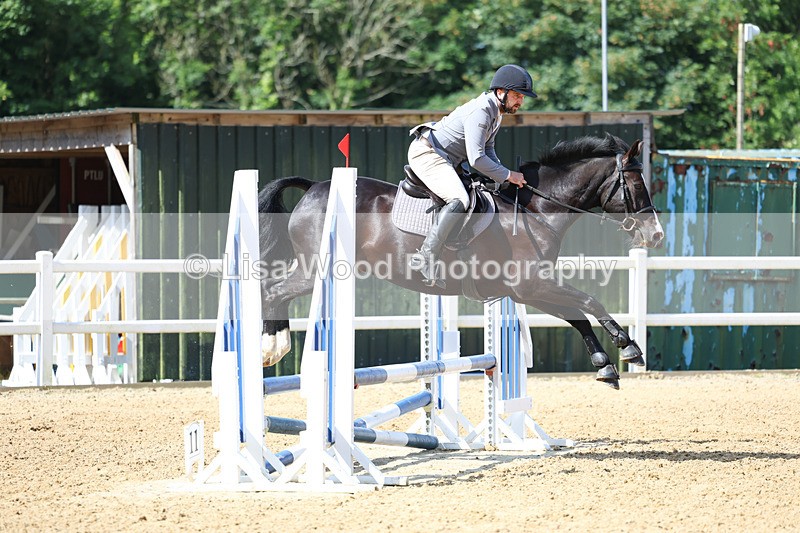 3E7A2646 - Class 2: 70cm Juniors and Seniors