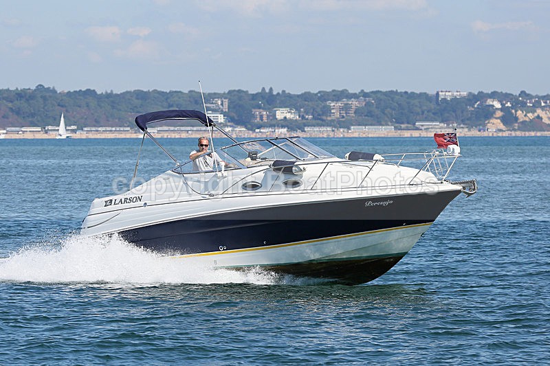 160830 PERESUJO - LARSON Y92A7906 - Motorboats - Open