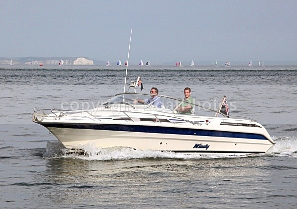 090523 BEACH IMG_1282 - Motorboats - Open