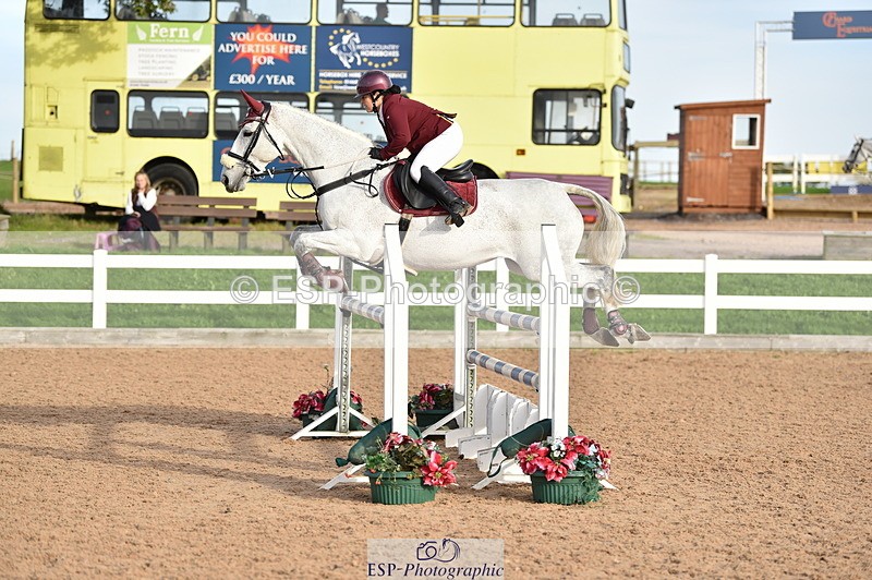 231015A-161246-09260 - Cls 27 1.10m Amateur Q 2nd R