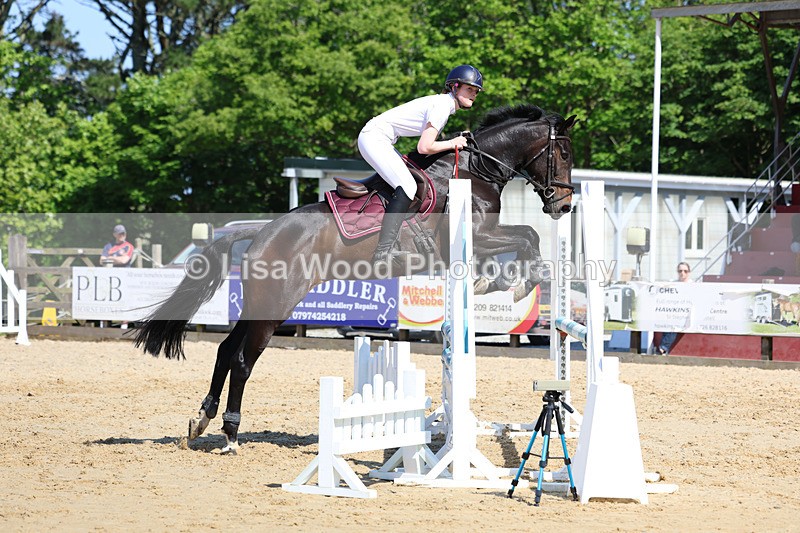 3E7A5497 - Class 4: Senior BN/90cm open