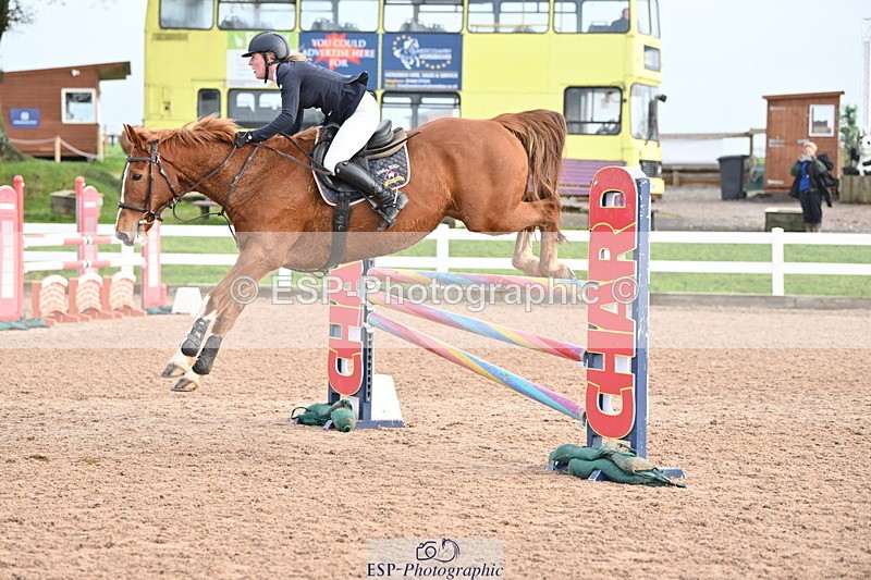 231209A-123439-01786 - Cls 12 Newcomers & 1.10m Open