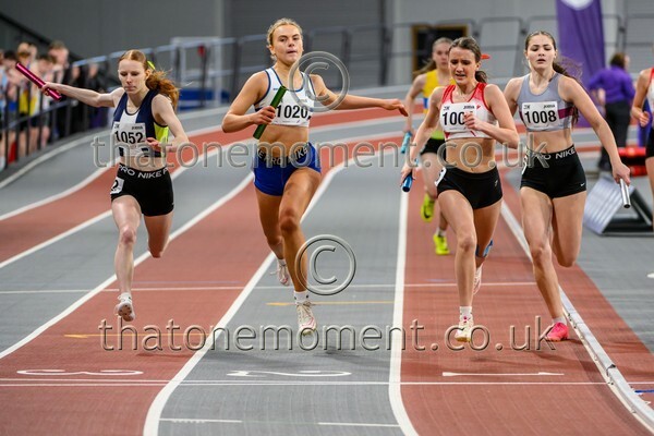 CombiMast25-925301 - Track Female Set One