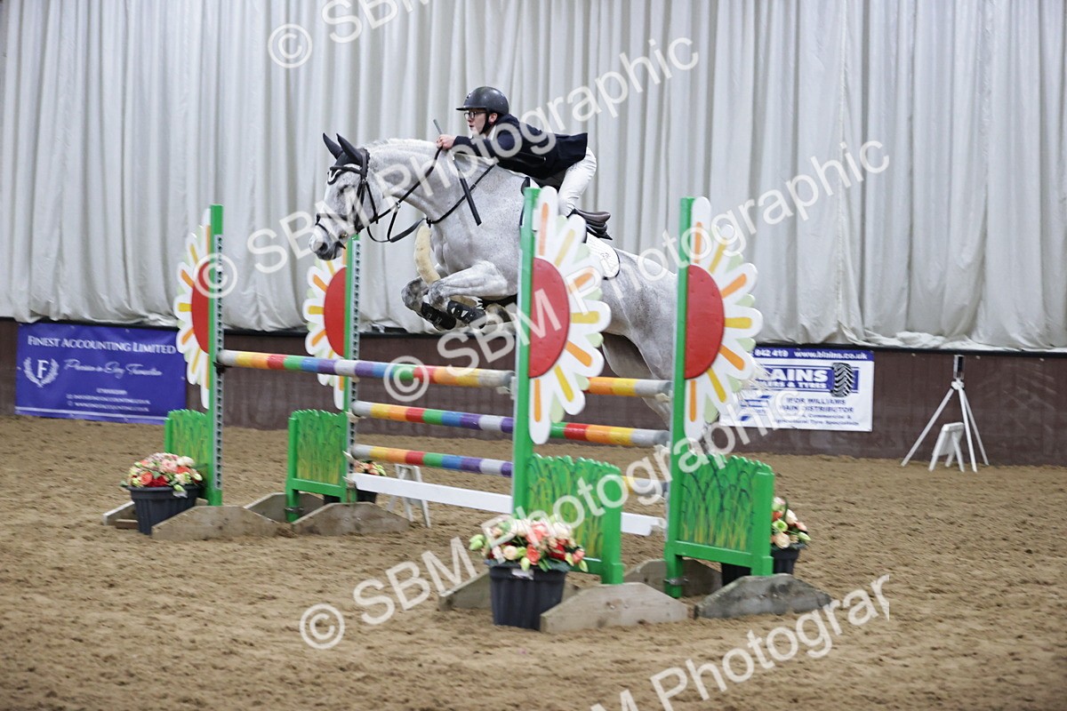 SBM_001410 - Class 4 - Senior Newcomers/ 1.10m Open