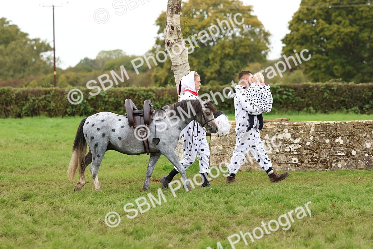 SBM_61738 - S37a - Fancy Dress Showing