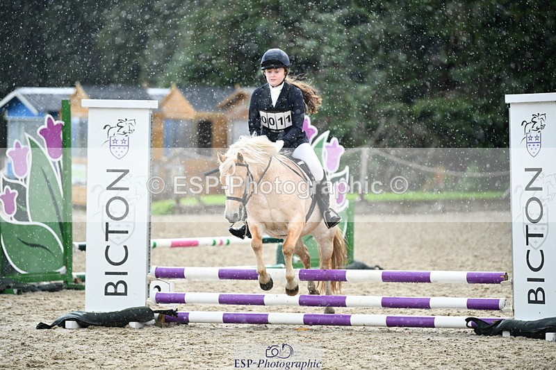 251004A-111221-00564 - Classes 4 & 5 50cm