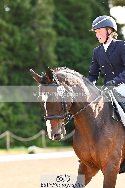 231021-141524-18670 - 251-JE.SUIS.MARVELOUS.WB-Emma.Collins-DR