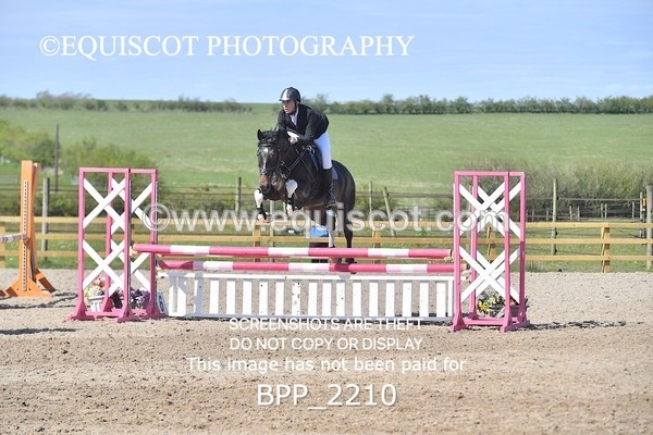 BPP_2210 - CLASS 22 SUN Senior BritiNovice/ 90cm Open