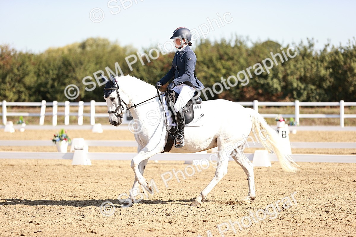 SBM_004415 - Class 12 - Novice 5 - 9.07-10.10