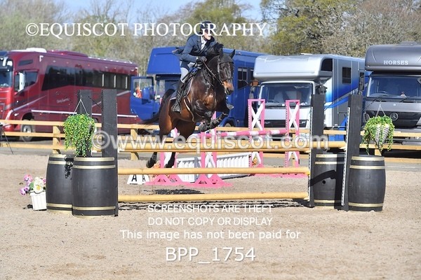 BPP_1754 - CLASS 18 SUN Senior Newcomers/ 1.10m Open