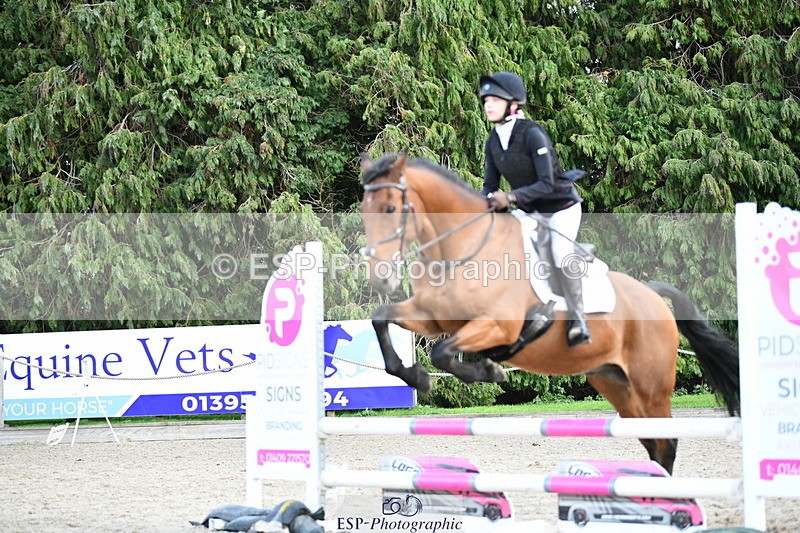 251004A-151041-01707 - Classes 8 & 9 70cm