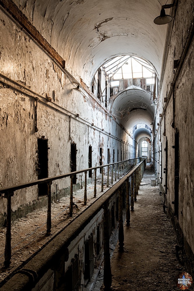 are dogs allowed in eastern state penitentiary