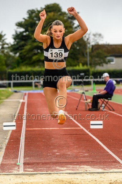 Age25SUN-910522 - Field Female Set Two