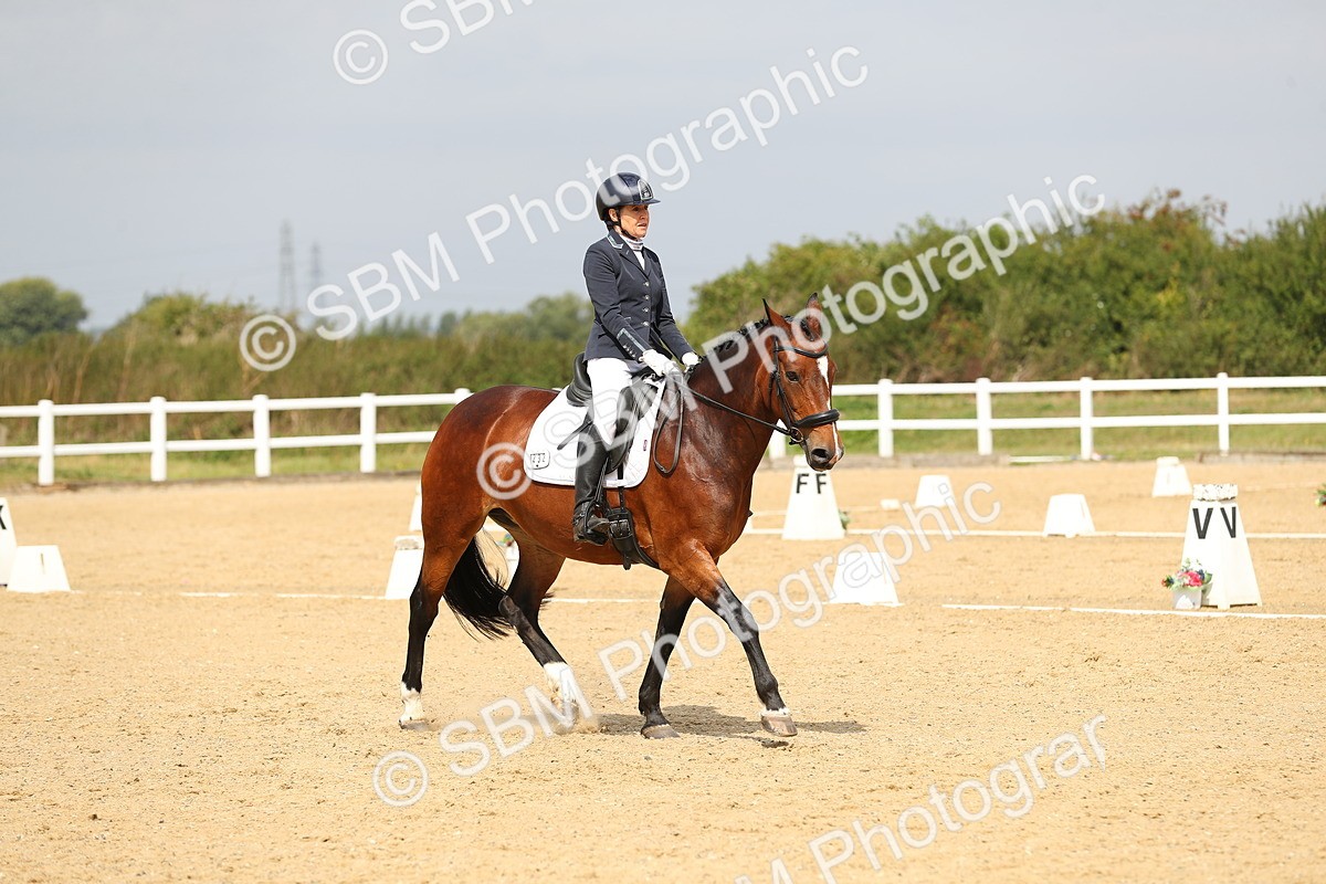 SBM_016464 - Class 13 - Novice 23 - 11.25-12.35