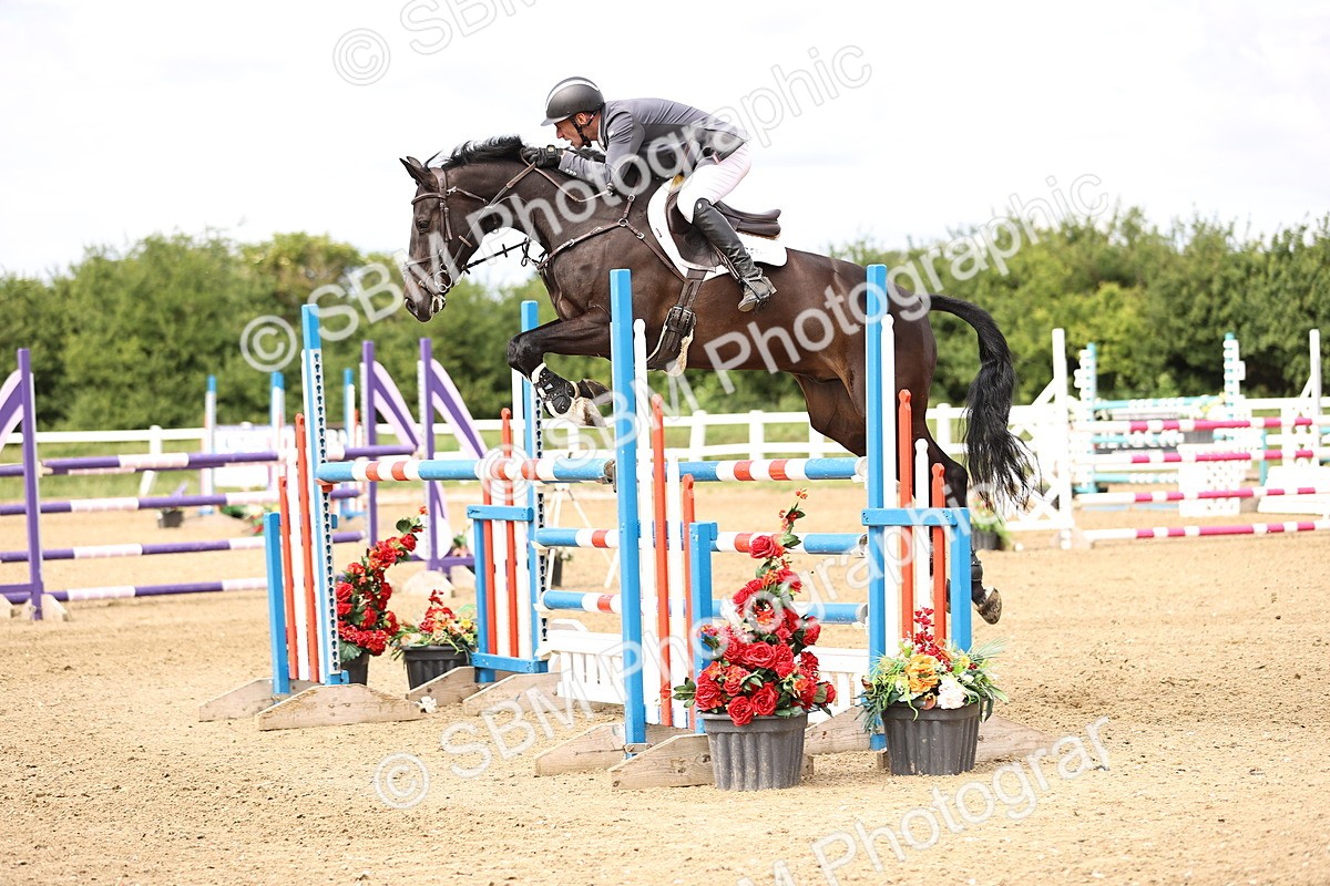 SBM_008119_Class 21 - Senior Foxhunter - 120m - Anthony