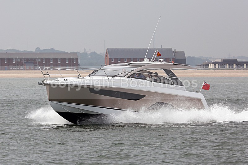 160528 HOT SHOT - SEALINE S330 Y92A6957 - 160528 HOT SHOT - SEALINE S330