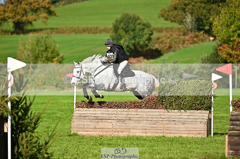 251025A-124142-19205 - F-429-Sarah.Clisby