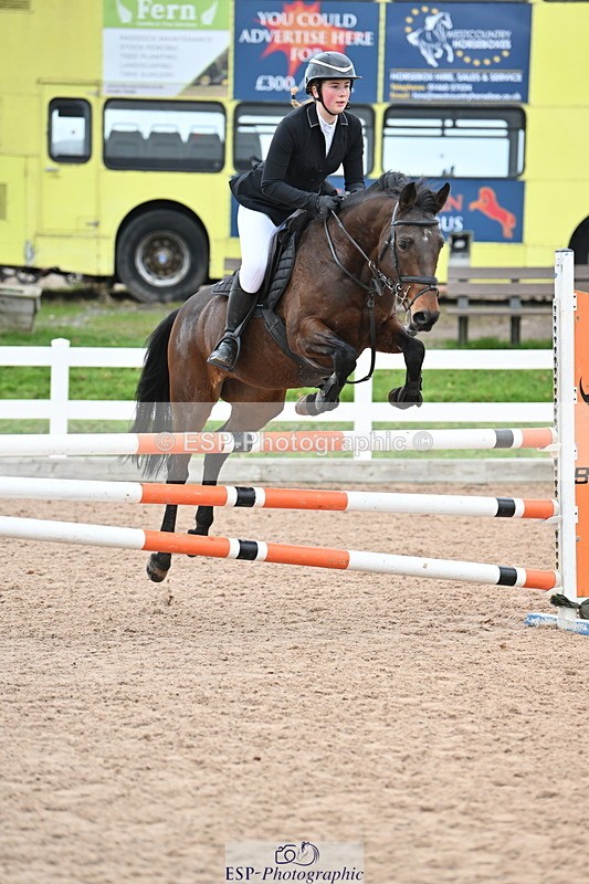 231119A-115419-05534 - Sun Cls 5 Newcomers & 1m Open