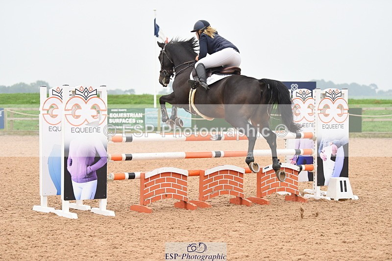 230916A-163838-05601 - Cls 19 Snr 1.10m Derby