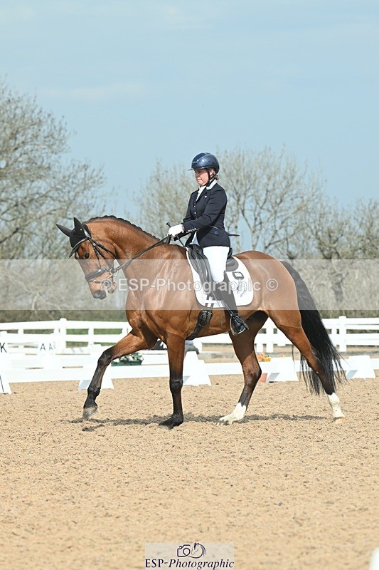 250403-103620-01488 - 036-Abbie.Newbury-Seagry.Viceroy