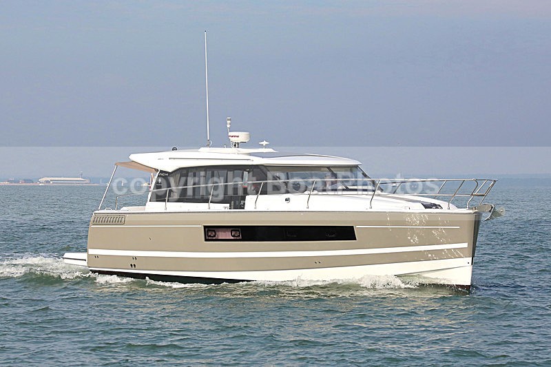 151003 DIANA - JEANNEUA NC14 WT7A4391 - Motorboats - Hardtop
