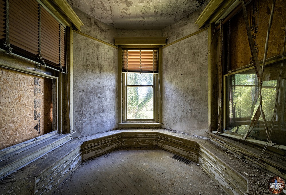 Dunnington Mansion photo - Abandoned America