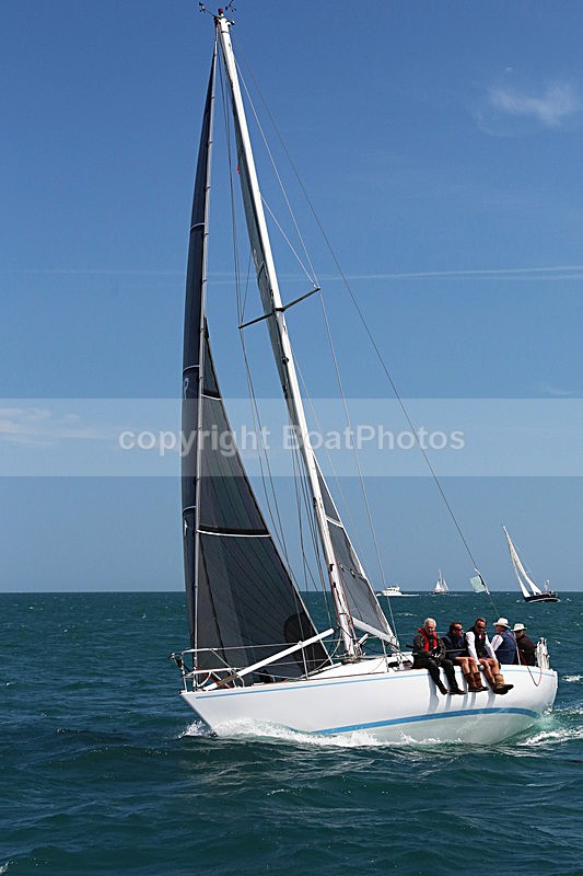 150627 GBR1111 WT7A8198_I - ROUND THE ISLAND RACE - SATURDAY 27th JUNE 2015