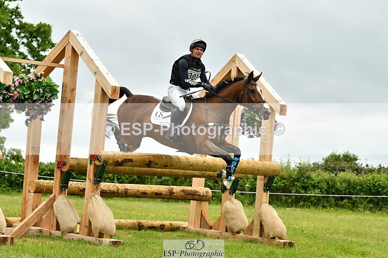 250524A-111328-09237 - B-303-Alexander.Bragg-SHANNONDALE.ALDO