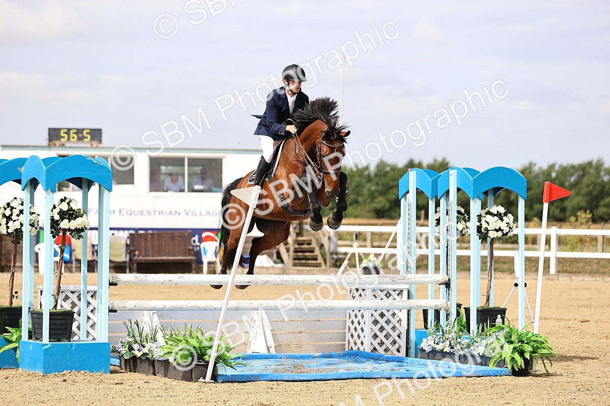 SBM_009616 - Class 8 - Senior Newcomers - 1.10  Open