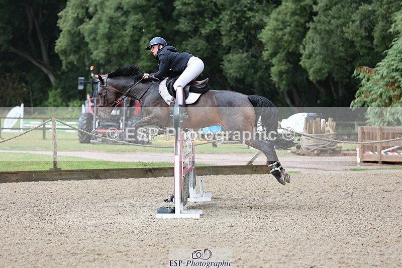 250831A-123340-10225 - Cls 42 Snr 1m Grand Prix