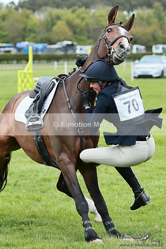 BESJ 150526 1460a - Equestrian