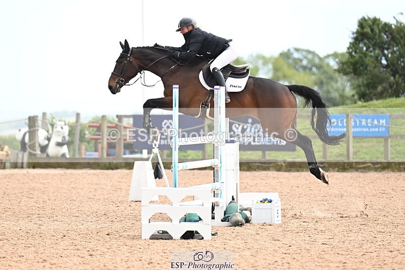 260513B-145258-01179 - Cls 6 Snr Fox and 1.20m Open