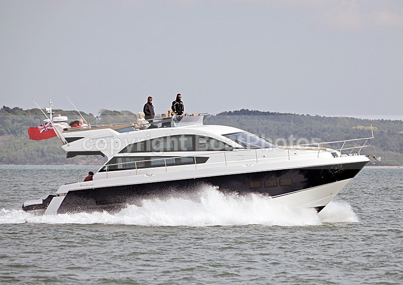 140504 FAIRLINE SQUADRON WT7A0060 - Flybridge Cruisers